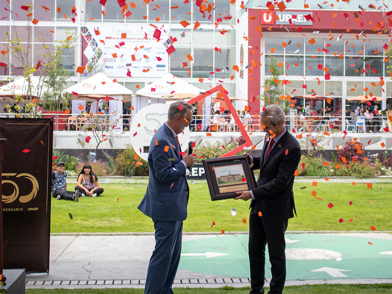 Celebrating of the OSU-Mexico office opening.